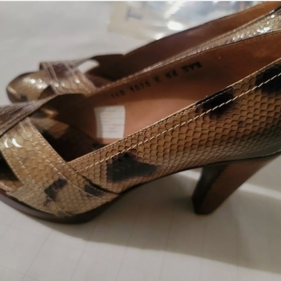 Pre-owned Mingo Snake Pattern Heels Sz 37 (7-7.5). - Picture 2 of 4